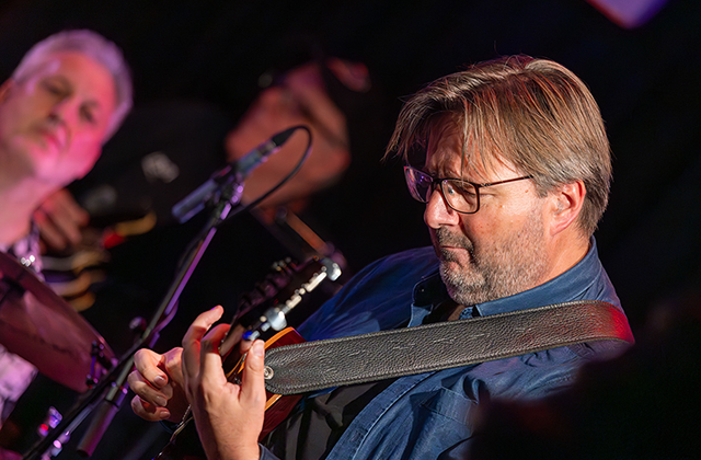 Hard Days Night Bigband featuring Groove Galaxy