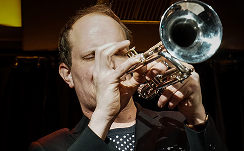 HARD DAYS NIGHT BIGBAND featuring Julian Hesse